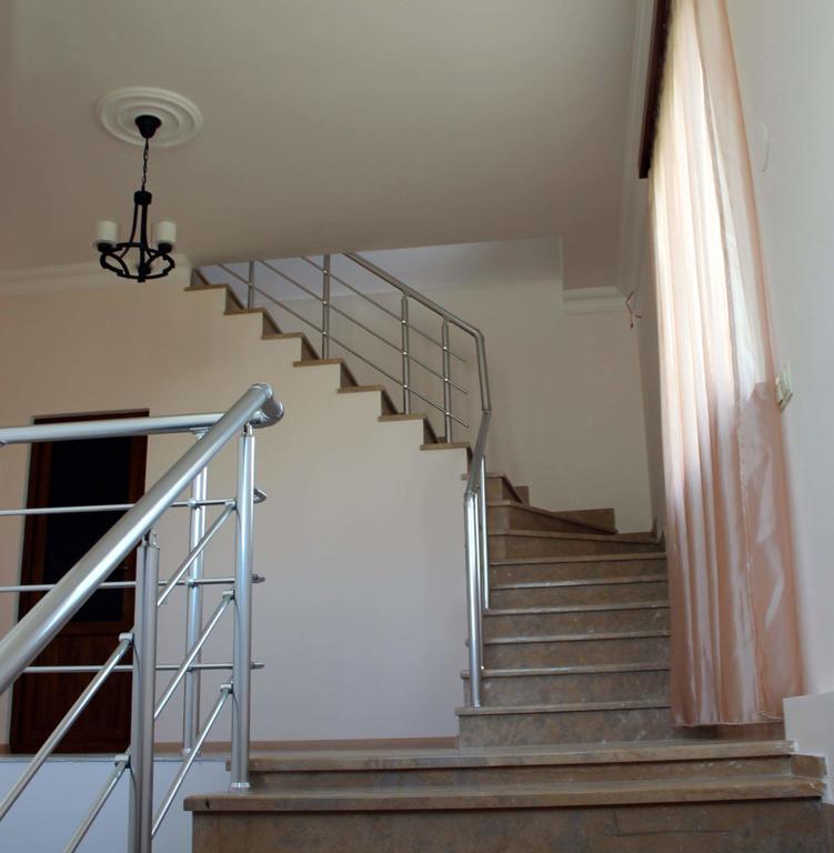 Family & Friends Guest House Dilijan Exterior photo